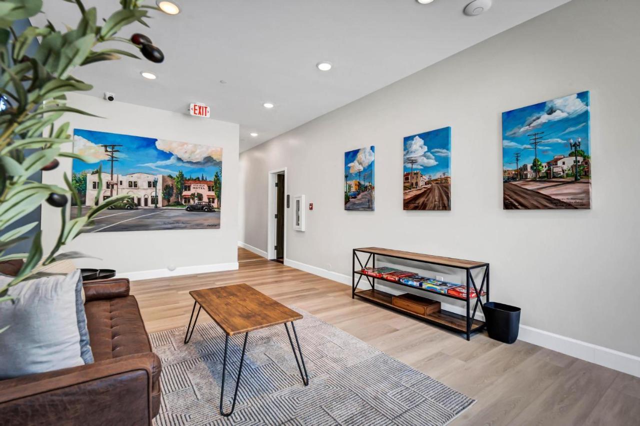 Single Bedroom - Queen Size. Heart Of Downtown Vista Bagian luar foto