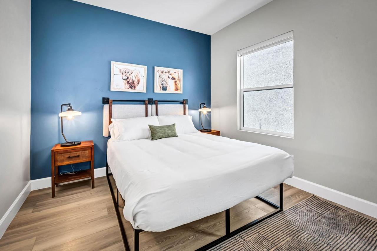 Single Bedroom - Queen Size. Heart Of Downtown Vista Bagian luar foto